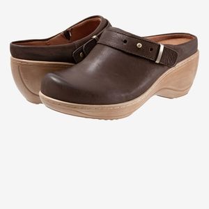 SoftWalk Marquette Strappy Clog 10.5 WIDE